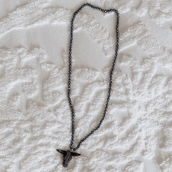 Gemelli Longhorn Skull Necklace - Picture 3 of 6